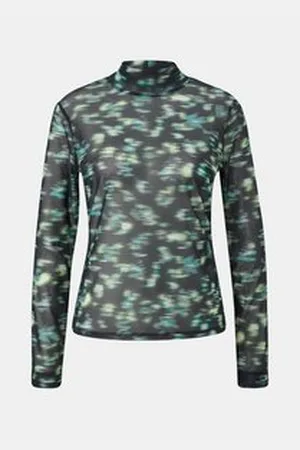 Comma, Shirt