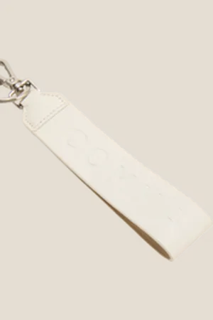 Comma, Accessories