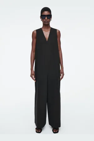 COS Oversized-Jumpsuit Mit V-Ausschnitt