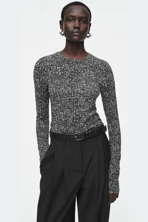 COS Schmales Leichtes Langarmshirt