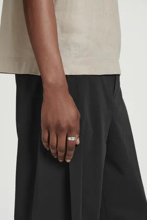COS Markanter Gehämmerter Ring