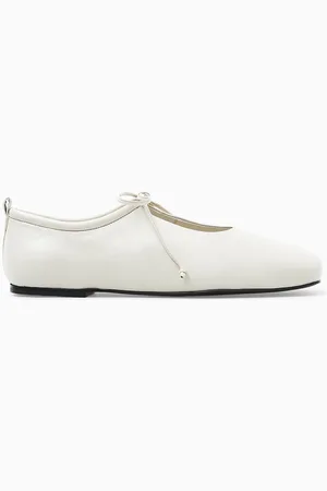 COS Ballerinas Mit Schnürung