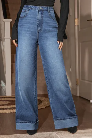 Cupshe Blaue Jeans mit ausgestelltem Bein und Bündchen am Saum
