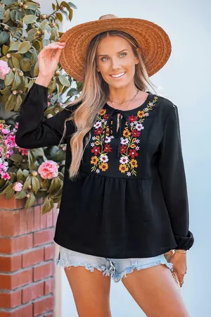 Cupshe Langärmeliges Top mit Blumenstickerei