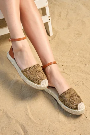 Cupshe Braune Espadrilles mit verstellbarem Knöchelriemen