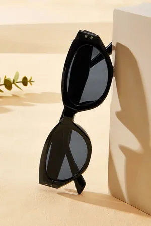 Cupshe Schwarze Sonnenbrille im Retro-Stil