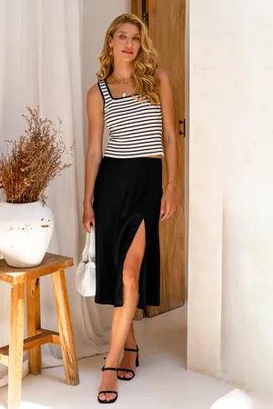 Cupshe Schwarzer Midi-Satinrock mit seitlichem Schlitz