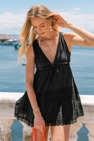 Cupshe Schwarzes Ärmelloses Mini-Strandkleid mit Taillengürtel
