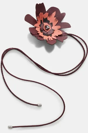 Dorothee Schumacher Kette zum Wickeln mit kleiner Leder-Blume