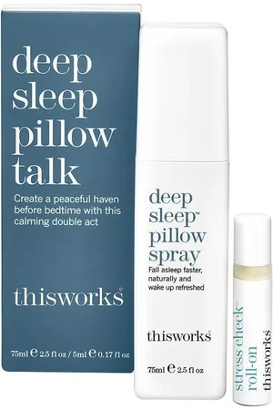This Works Schlaf Deep sleep pillow talk Kissensprays 1 ct (33 € / 1 ct)