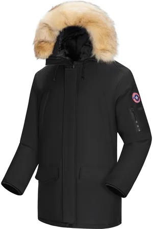 Subprime Parka für Herren. Der Parka besteht aus hochwertigem Polyester und hat ein warmes Innenfutter. Ideal für die kalten Wintermonate. Der Pelzkragen besteht aus Kunstfell und ist abnehmbar.