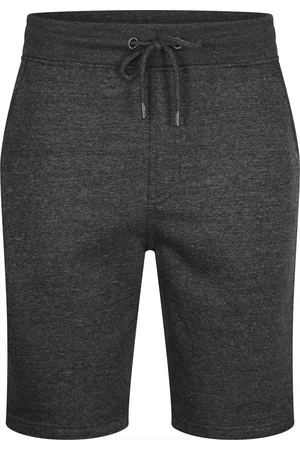 Cappuccino Italia Joggingshorts für Herren. Die Shorts sind aus Baumwolle und Polyester hergestellt und haben eine normale Passform. Die Shorts haben 2 Taschen und 1 Gesäßtasche. Marke: Modellname: Jogging ShortKategorie: Shorts für HerrenMaterialien: Baumwo