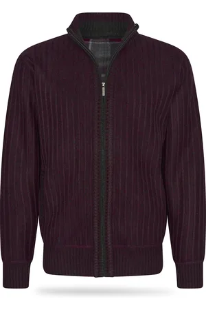 Cappuccino Italia Bounded Jacket für Herren. Die Bounded Jacke besteht zu 100 % aus Polyester und hat einen klassischen Schnitt.