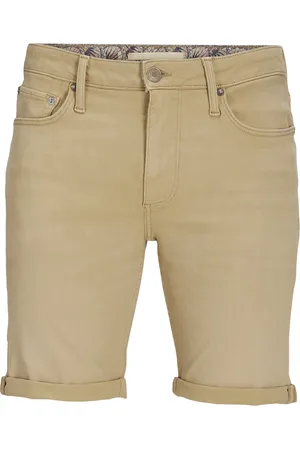 JACK & JONES Herren-Shorts der Marke . Die Shorts sind aus hochwertiger Baumwolle und Elastan gefertigt. Die feine Mischung dieser Materialien sorgt für hohen Tragekomfort. Marke: Modellname: Rick Evan ShortKategorie: Shorts für HerrenMaterialien: Baumw