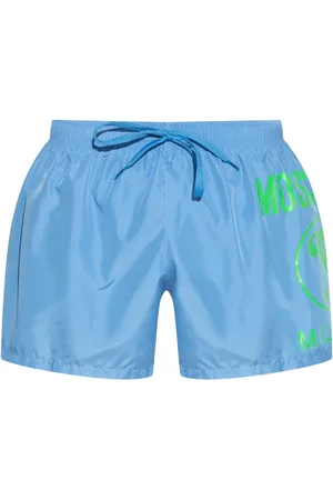 Moschino Hellblaue kurze Badeshorts mit großem Milano-Logo von
