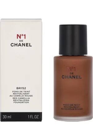 CHANEL No 1 Revitalizing Foundation.
