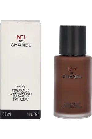 CHANEL No 1 Revitalizing Foundation.
