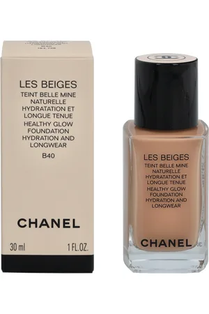 CHANEL Les Beiges Healthy Glow Foundation.