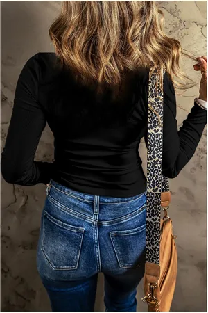 Azura Exchange Schwarzes Texturiertes Langarm Slim Henley-Oberteil