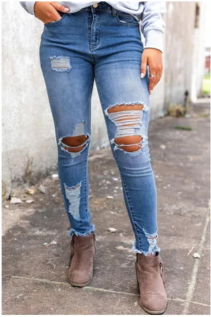 Azura Exchange Damen Skinny Jeans mit Distressed-Optik in