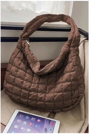 Azura Exchange Kaffee Stepp-Reißverschluss Große Schultertasche