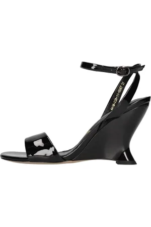 Emanuélle vee Schuhe mit schwarzem Absatz