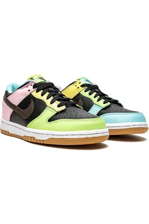 Nike Dunk Low SE Free.99 Sneakers