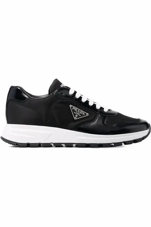 Prada Sneakers aus Re-Nylon