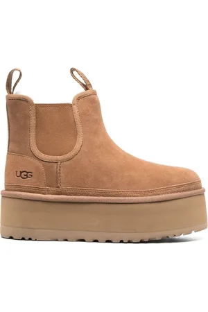 UGG Klassische Mini Plateau-Stiefeletten