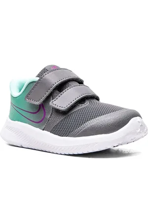 Nike Star Runner 2 Sneakers