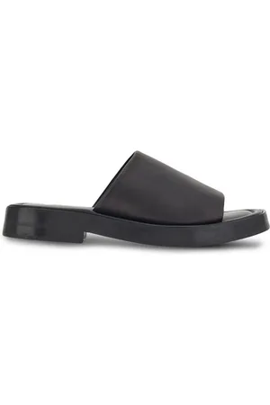 Salvatore Ferragamo Pantoletten mit überkreuzten Riemen