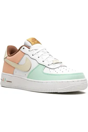 Nike Air Force 1 LV8 Sneakers