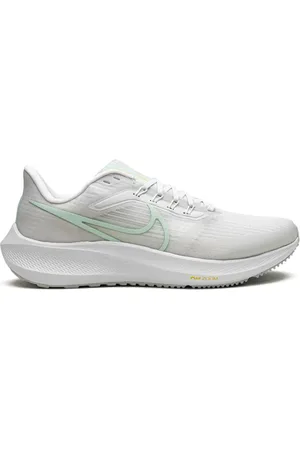 Nike Air Zoom Pegasus 39 Sneakers