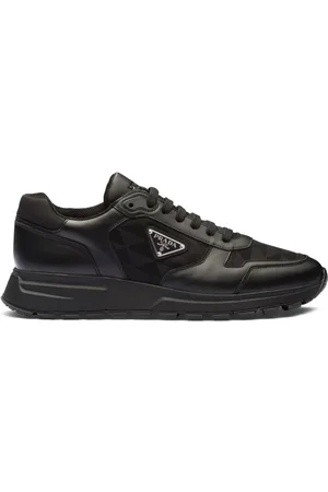 Prada Sneakers mit Rautenmuster