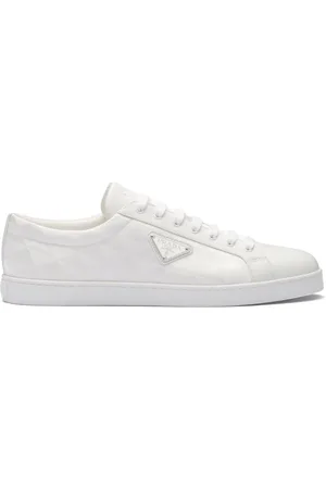 Prada Sneakers mit Triangel-Logo