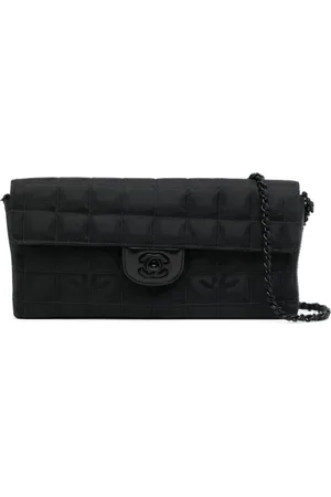 CHANEL 2000-2001 Travel Choco Bar East West Schultertasche