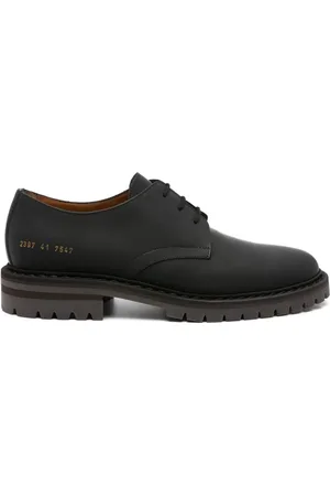 COMMON PROJECTS Derby-Schuhe mit Seriennummer-Print