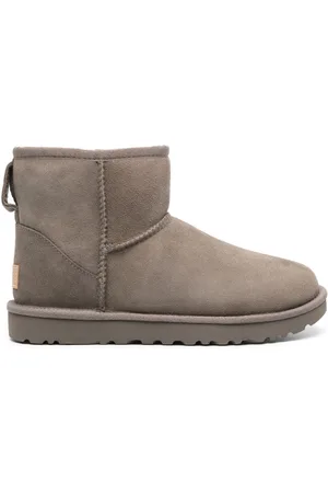 UGG Klassische Wildlederstiefel