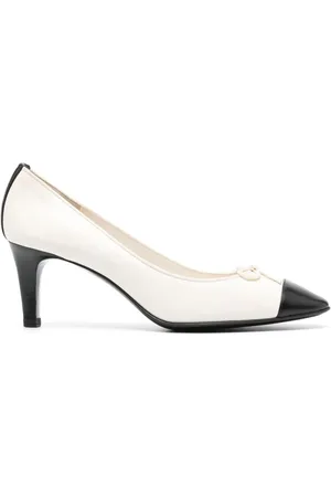 CHANEL 1990 Pumps mit Kontrastkappe