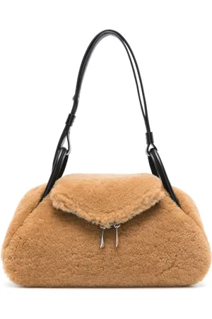 Amina Muaddi Gemini Schultertasche mit Shearling