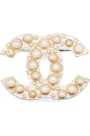 CHANEL 2003 perlenverzierte Brosche mit CC-Form