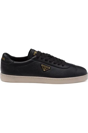 Prada Sneakers mit Triangel-Logo
