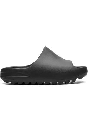 adidas "Dark Onyx" Pantoletten