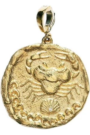 Azlee Großer 18kt Karkinos Coin Gelbgoldanhänger mit Diamanten