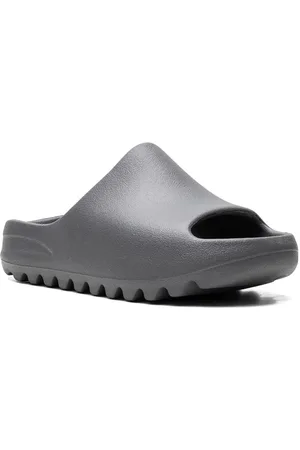 adidas X Yeezy "Slate Grey" Pantoletten
