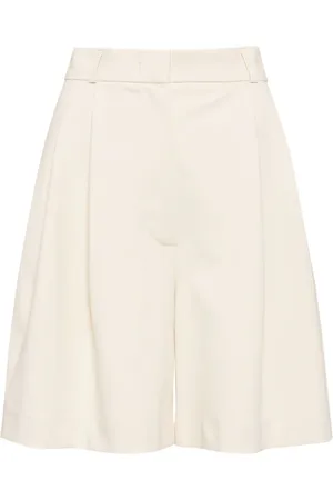 Harris Wharf London Bermudas mit Faltendetail