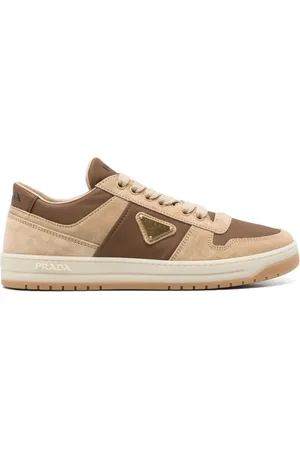 Prada Sneakers mit Triangel aus Emaille