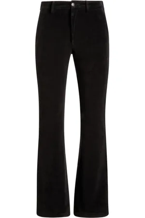 Bally Hose mit ausgestelltem Bein