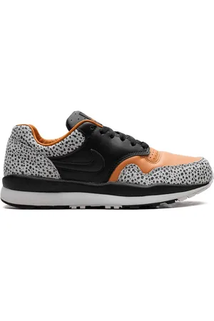 Nike Air Safari Sneakers