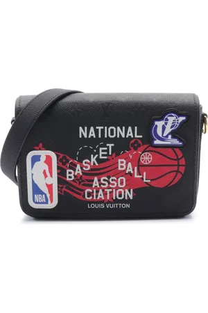 LOUIS VUITTON X NBA 2021 Studio Kuriertasche